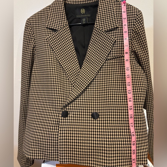 House of Harlow Houndstooth
Cropped Blazer - Picture 7 of 9